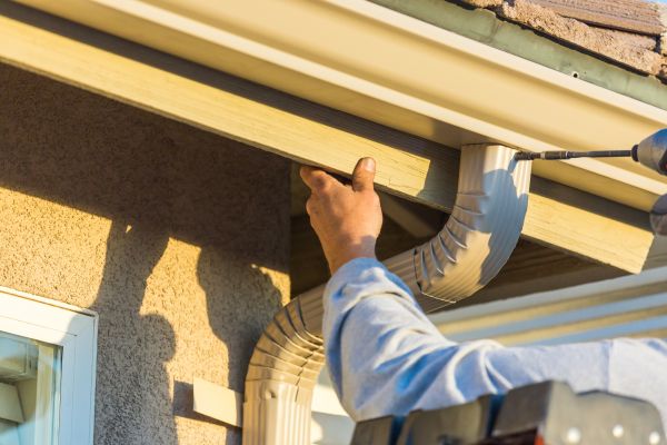 Cost of Aluminum Rain Gutter Service in Camas